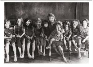 Mary Pickford (center) as Molly, with brood in tow